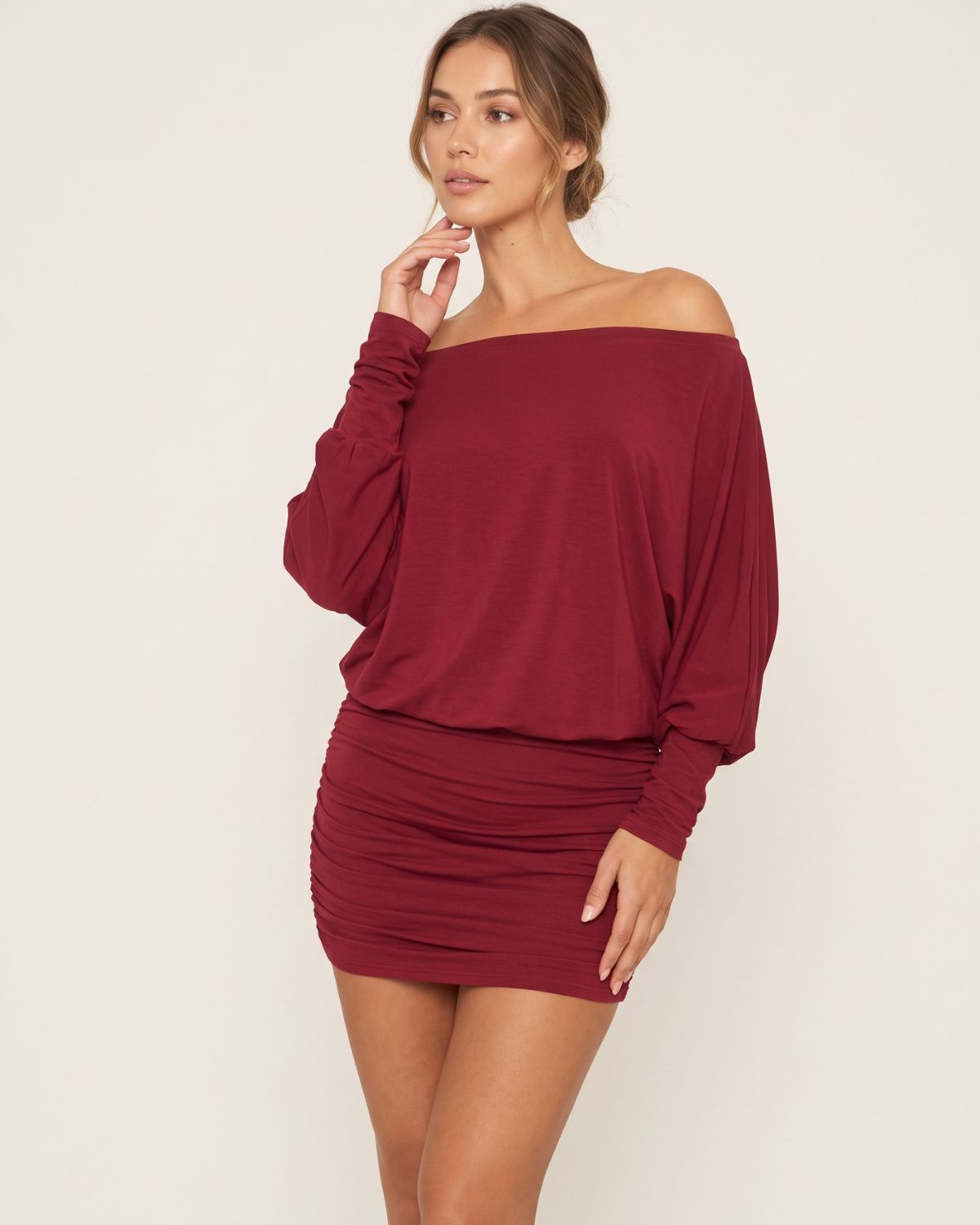 Completo top corto e pantaloncini con bottoni sul davanti
