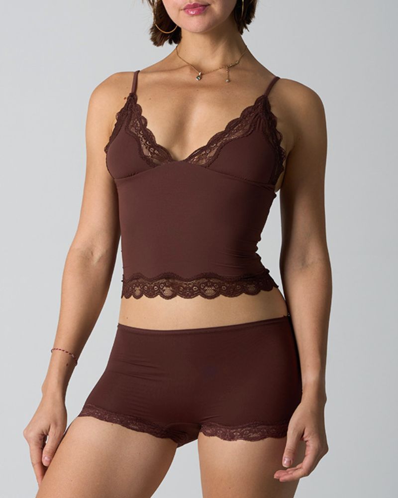 Conjunto de camisola y pantalón corto con ribete de encaje 