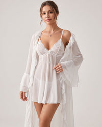 Camicia da notte con scollo a V profondo in pizzo e vestaglia coordinata