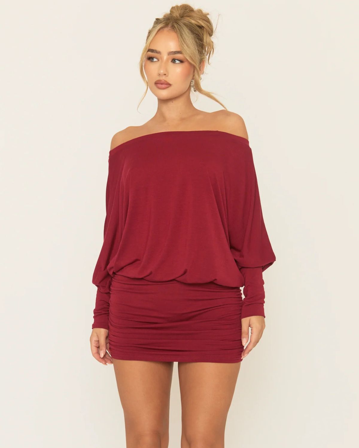 Completo top corto e pantaloncini con bottoni sul davanti
