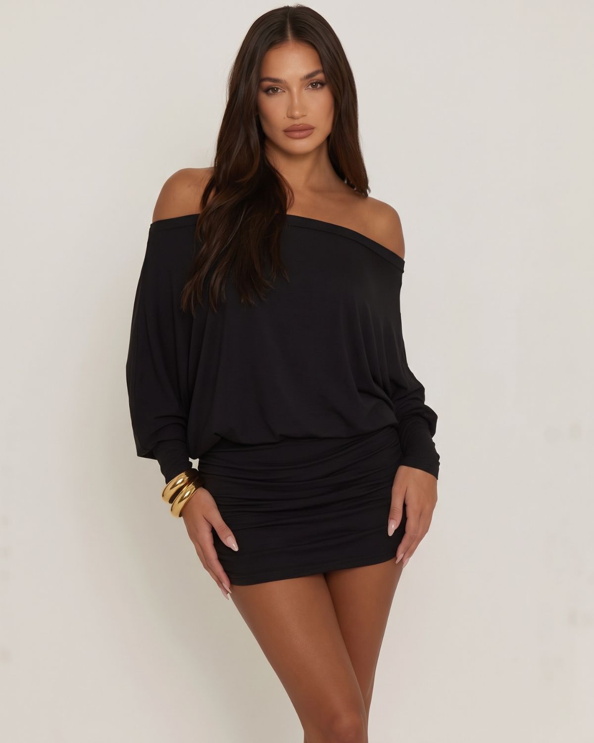 Completo top corto e pantaloncini con bottoni sul davanti