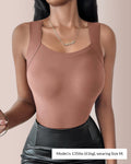 Canotta modellante con scollo a U e reggiseno incorporato