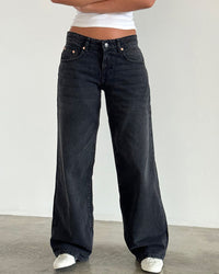 Raw-Hem Mid-Rise Cropped Straight Jeans