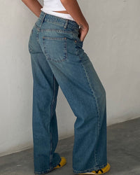 Raw-Hem Mid-Rise Cropped Straight Jeans