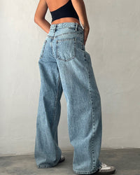 Raw-Hem Mid-Rise Cropped Straight Jeans