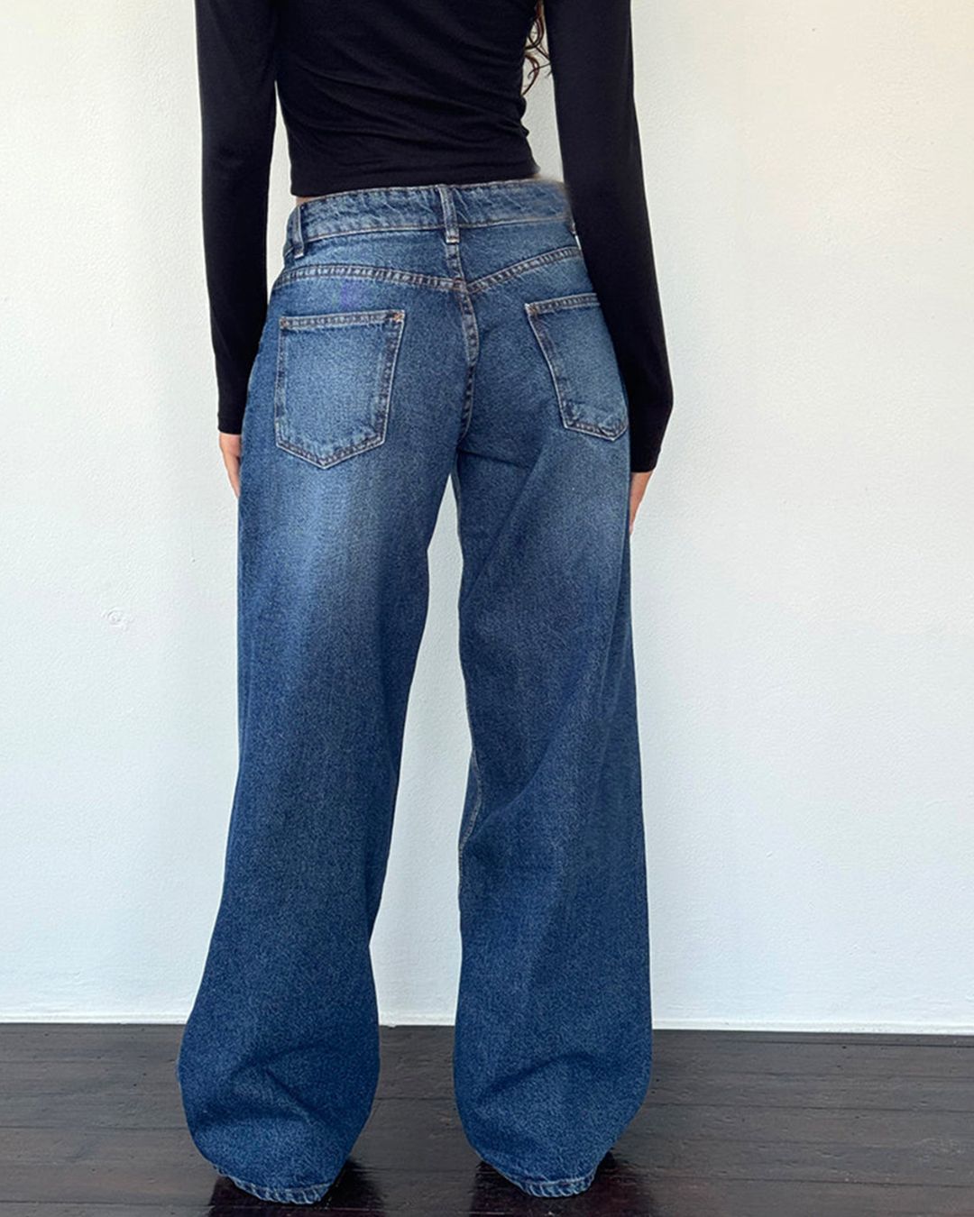 Raw-Hem Mid-Rise Cropped Straight Jeans