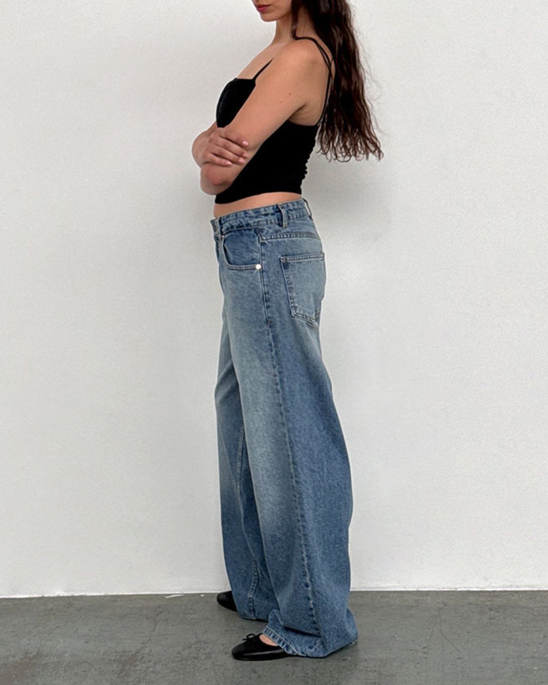 Raw-Hem Mid-Rise Cropped Straight Jeans
