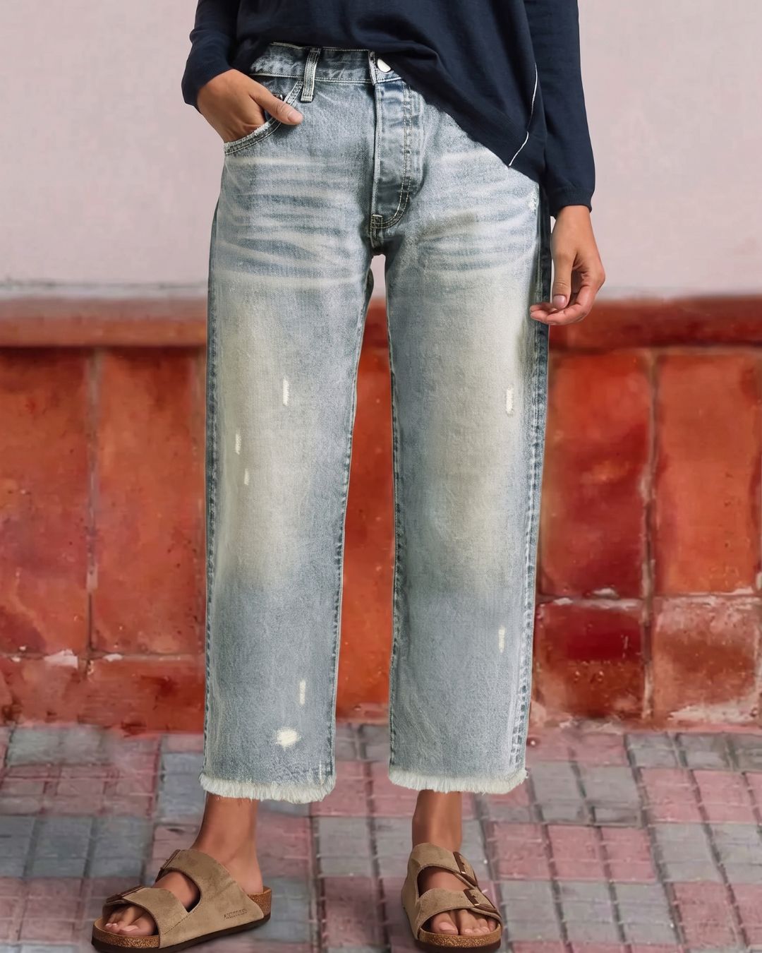 Raw-Hem Mid-Rise Cropped Straight Jeans