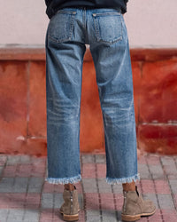 Raw-Hem Mid-Rise Cropped Straight Jeans