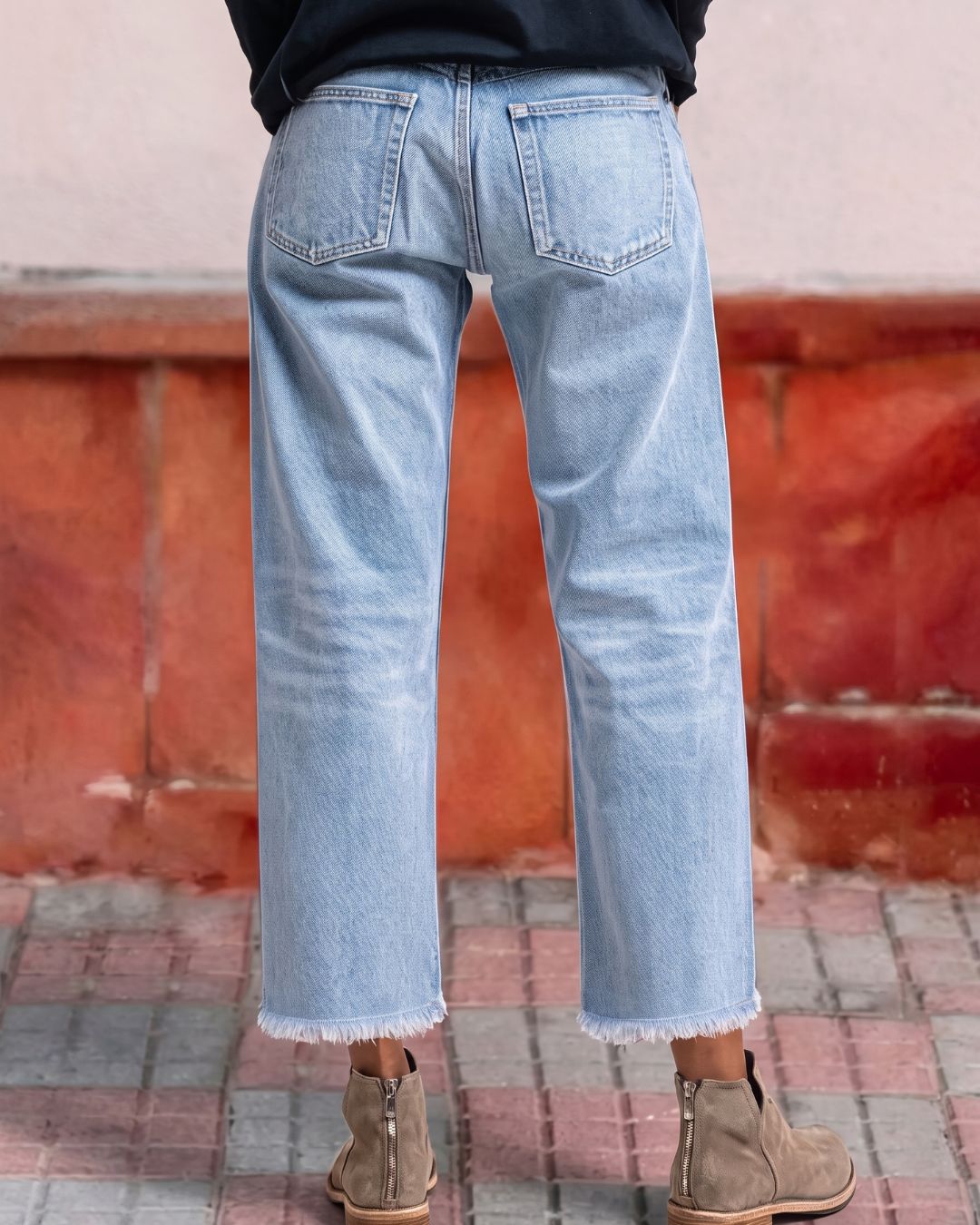 Raw-Hem Mid-Rise Cropped Straight Jeans