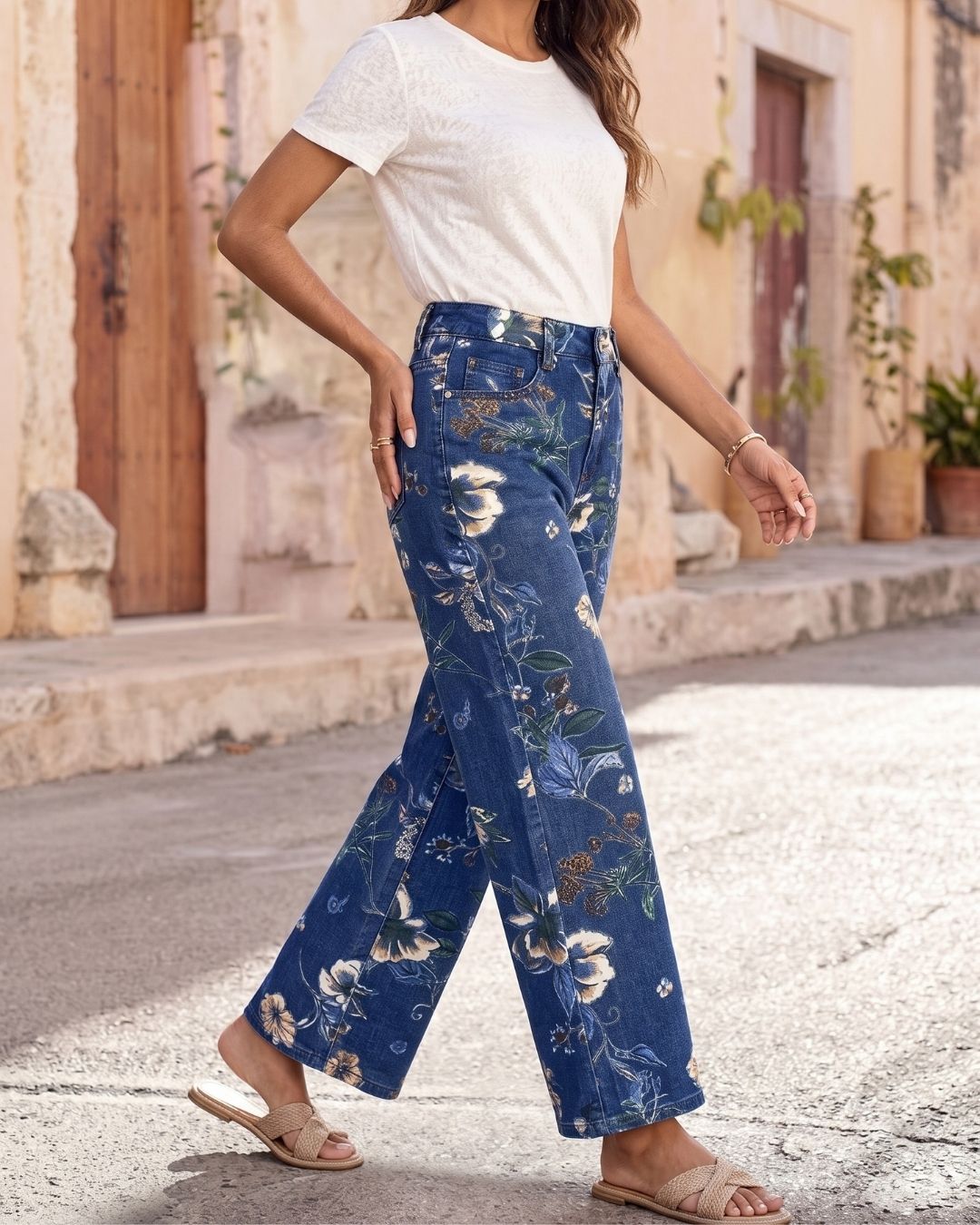 Jeans dritti a vita media con ricamo floreale