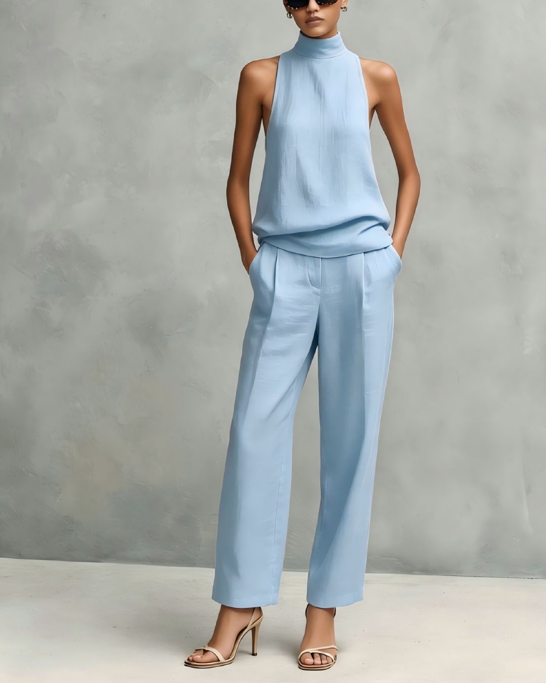 Completo elegante con scollo tondo