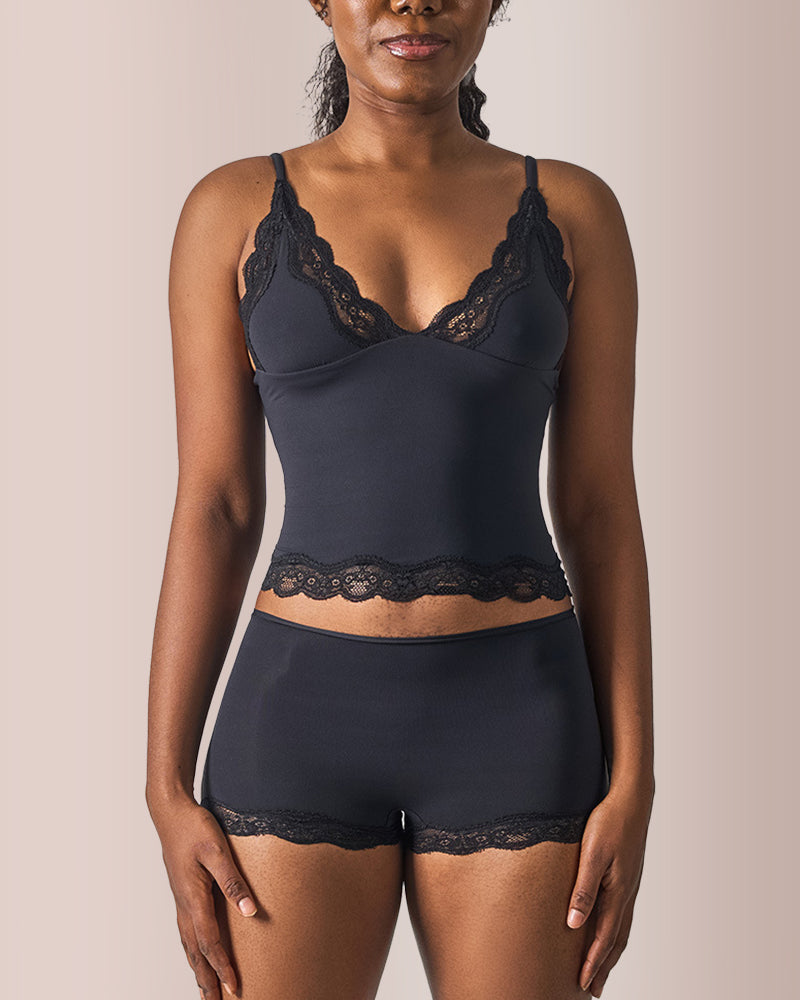 Conjunto de camisola y pantalón corto con ribete de encaje 