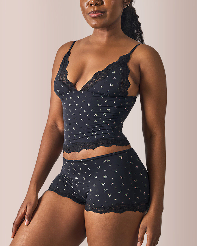 Conjunto de camisola y pantalón corto con ribete de encaje 