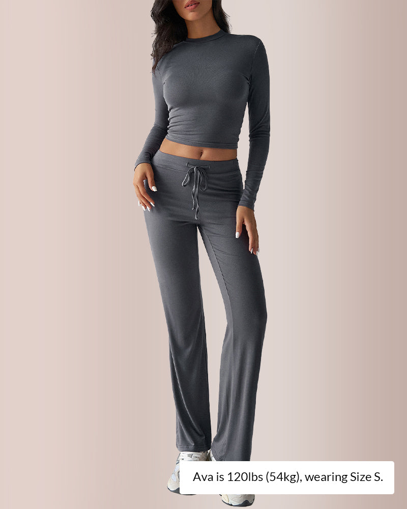 Conjunto de estar por casa con top corto y pantalón acampanado