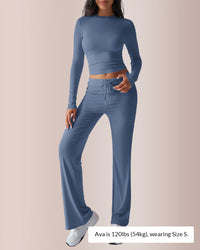 Conjunto de estar por casa con top corto y pantalón acampanado