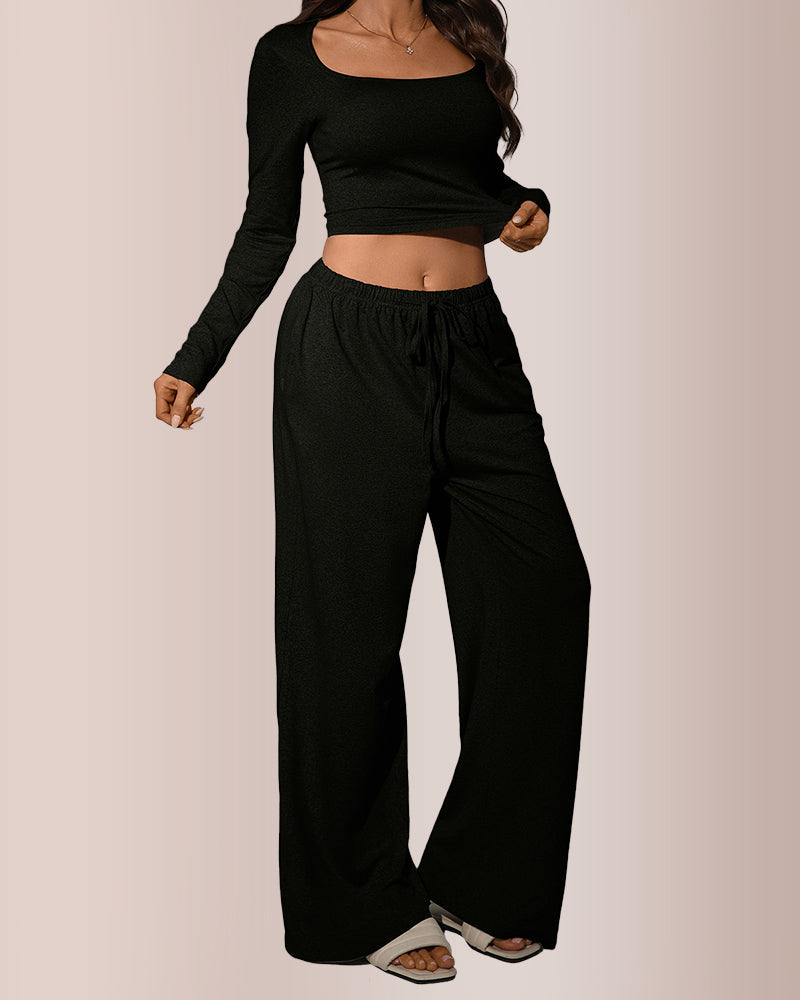 Conjunto de estar por casa con top corto y pantalón acampanado