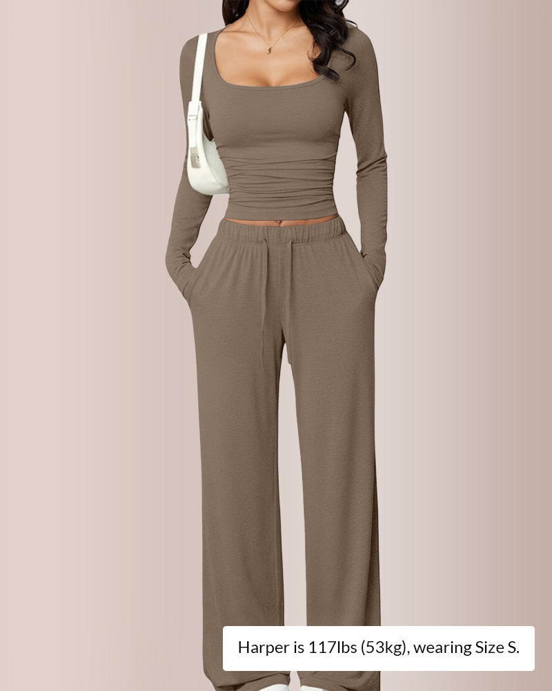 Conjunto de estar por casa con top corto y pantalón acampanado